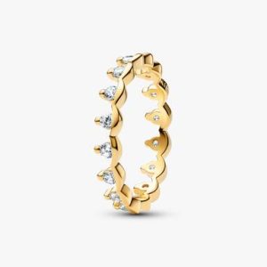 Sparkling Regal Band Ring