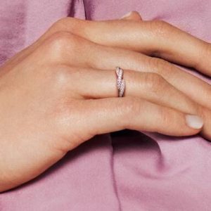 Sparkling Twisted Lines Ring
