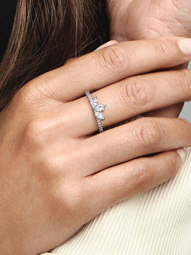 Sparkling Herbarium Cluster Ring