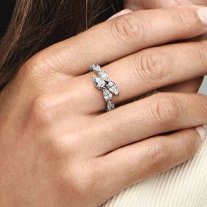 Sparkling Overlapping Band Ring