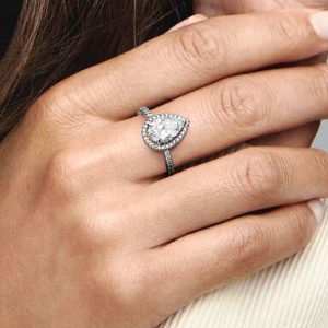 Sparkling Pear Halo Ring