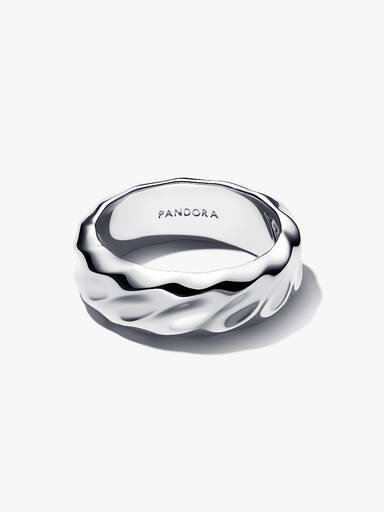 Rippled Wide Band Ring - Image 4