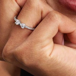 Sparkling Bow Ring
