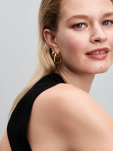 Twisted Triangle Large Hoop Earrings - Image 3