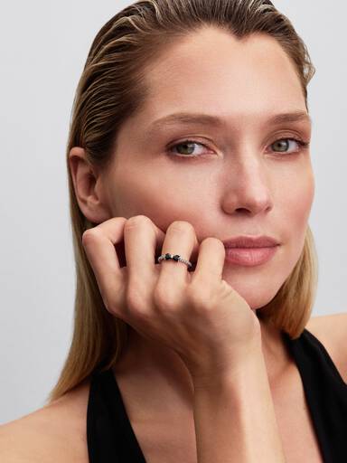 Sparkling Black Bow Ring - Image 3