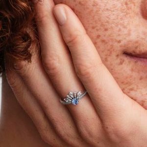 Disney Frozen Queen Elsa Tiara Ring