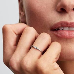 Pandora Era Lab-Grown Diamond Triple Stone Ring