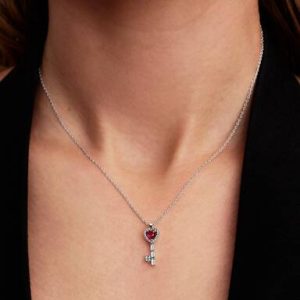 Elevated Heart Key Collier Necklace