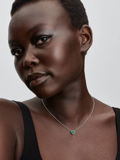 Elevated Green Heart Necklace - Image 3