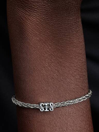 Sis Charm