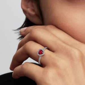 Elevated Fuchsia Rose Heart Ring