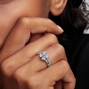 Sparkling Lucky Clover Splittable Ring