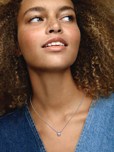 Double Heart Pendant Sparkling Collier Necklace - Image 3