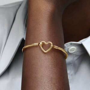 Pandora Moments Heart Closure Snake Chain Bracelet