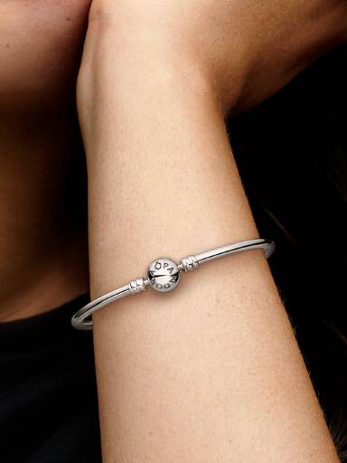 Moments Bangle