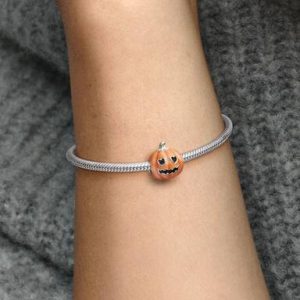 Glow-in-the-dark Spooky Pumpkin Charm