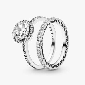 True Elegance Round Halo Ring Set