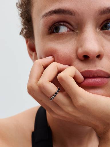 Black Sparkling Row Eternity Ring - Image 3