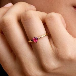 Sparkling Red Heart Ring