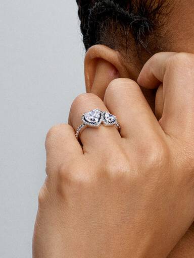 Sparkling Halo Hearts Ring