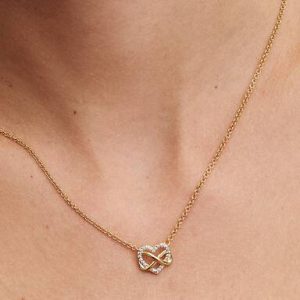 Sparkling Infinity Heart Collier Necklace