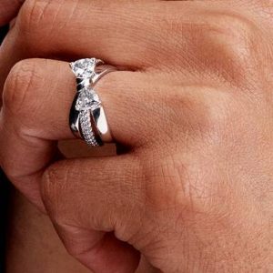 Sparkling Bow Crossover Ring