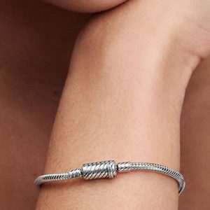 Easy-Close Magnetic Clasp Snake Chain Bracelet