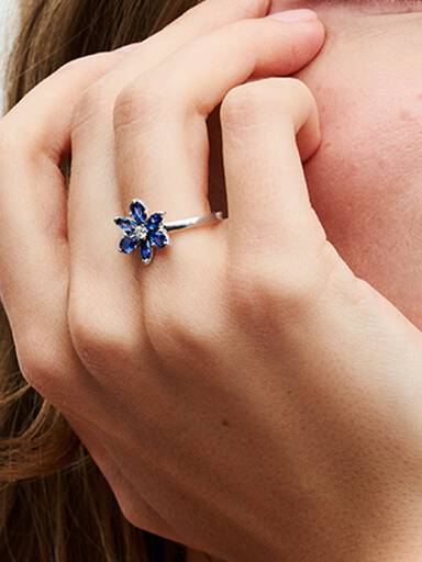 Sparkling Herbarium Cluster Ring