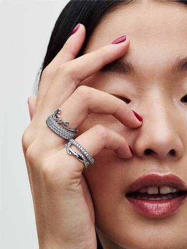 Sparkling Intertwined Wave Ring - Image 5